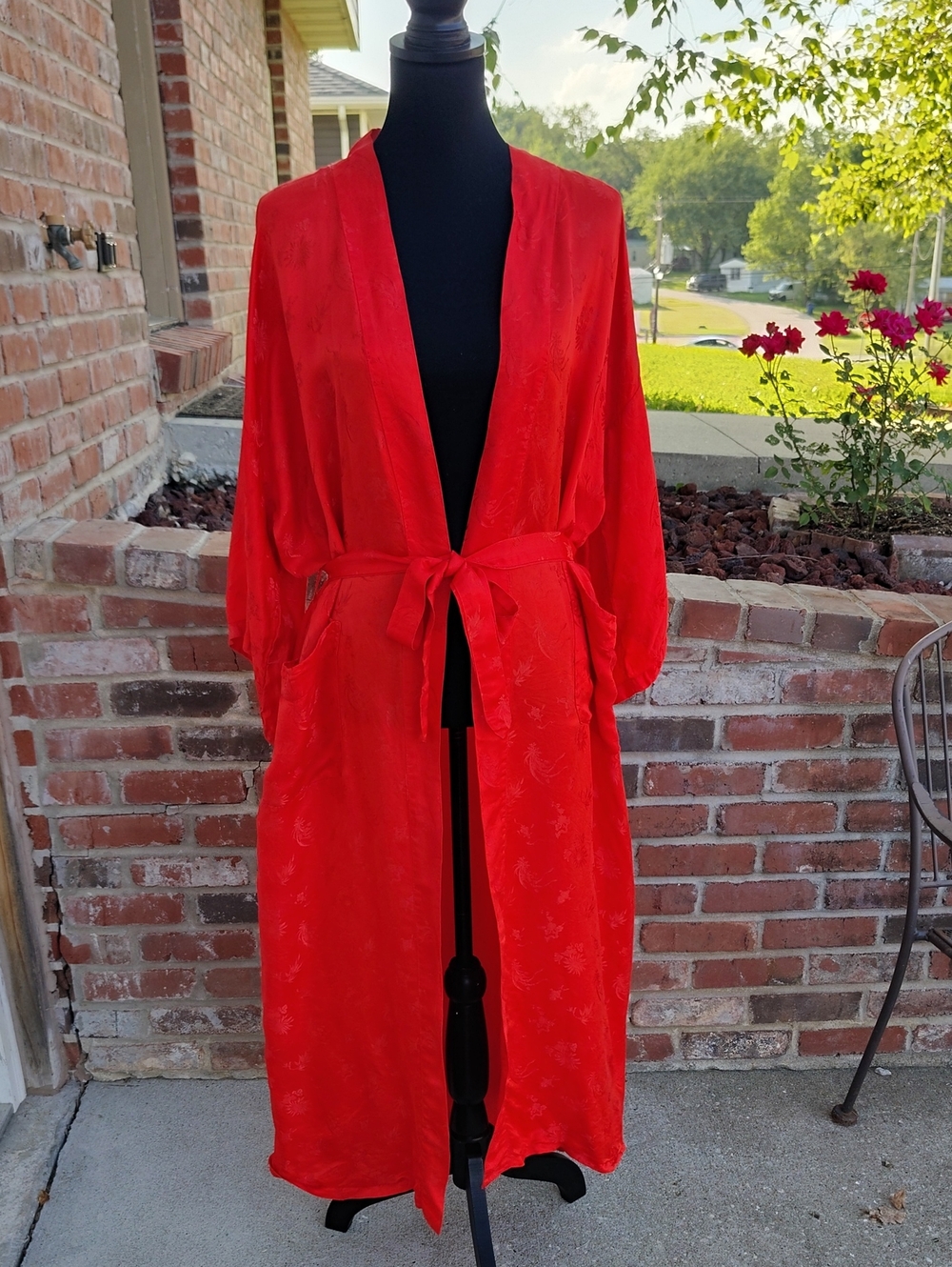 Vintage Esme 100% Pure Silk Floral Embossed Belted Red Robe Size XL Classic 70s